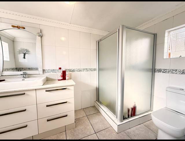 4 BEDROOM FREEHOLD FOR SALE IN NEWCASTLE CENTRAL